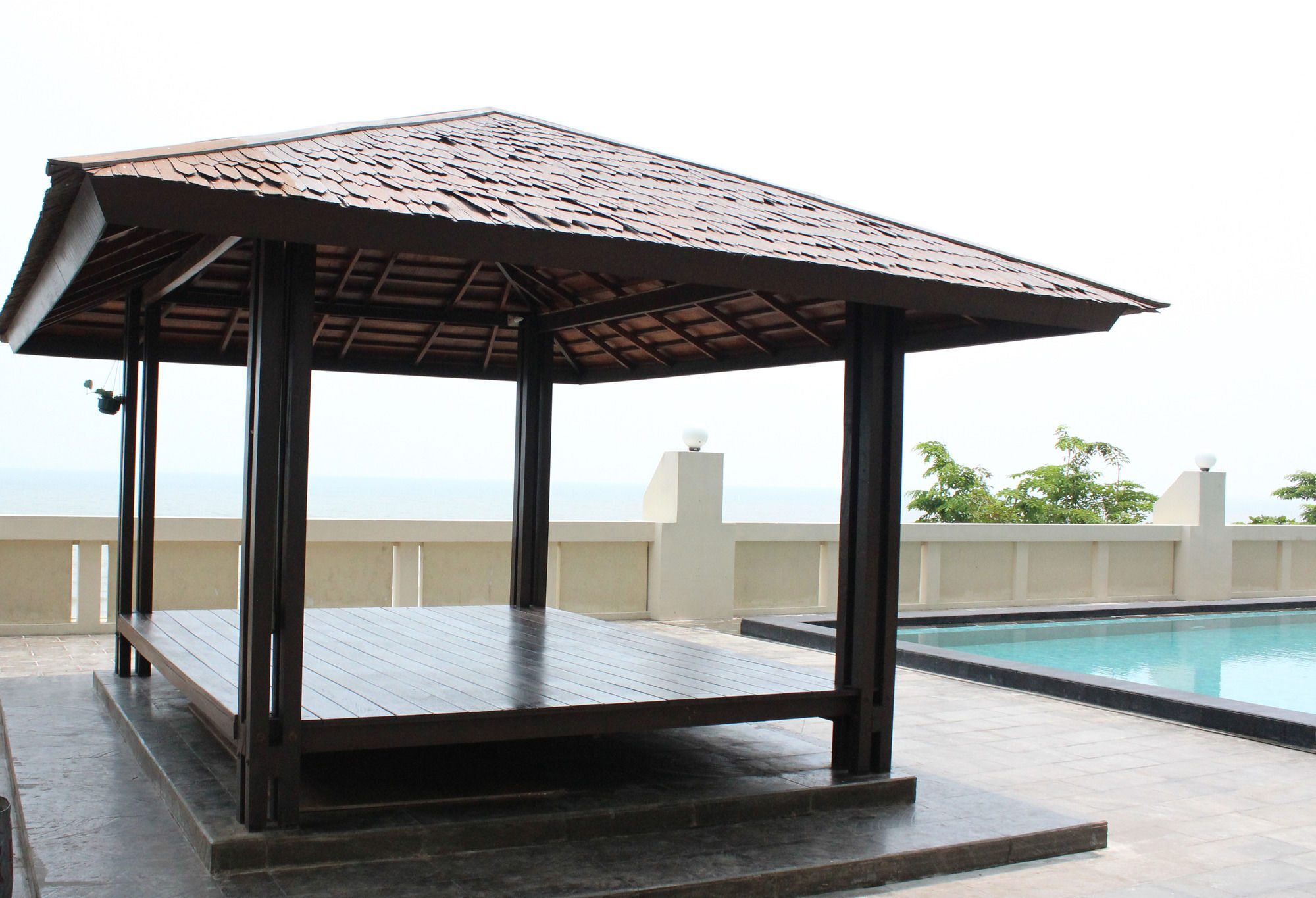 Ruby Tower Condotel Apartemen