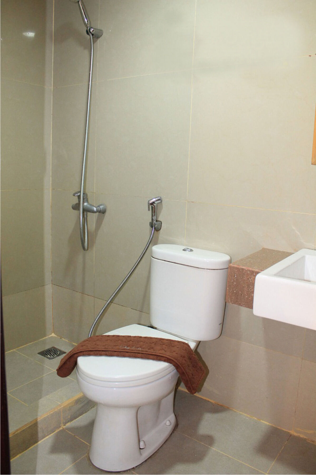Ruby Tower Condotel *